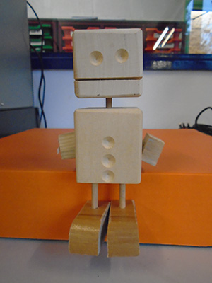 DT club wooden toy