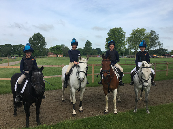 Tha Hazlegrove riding team